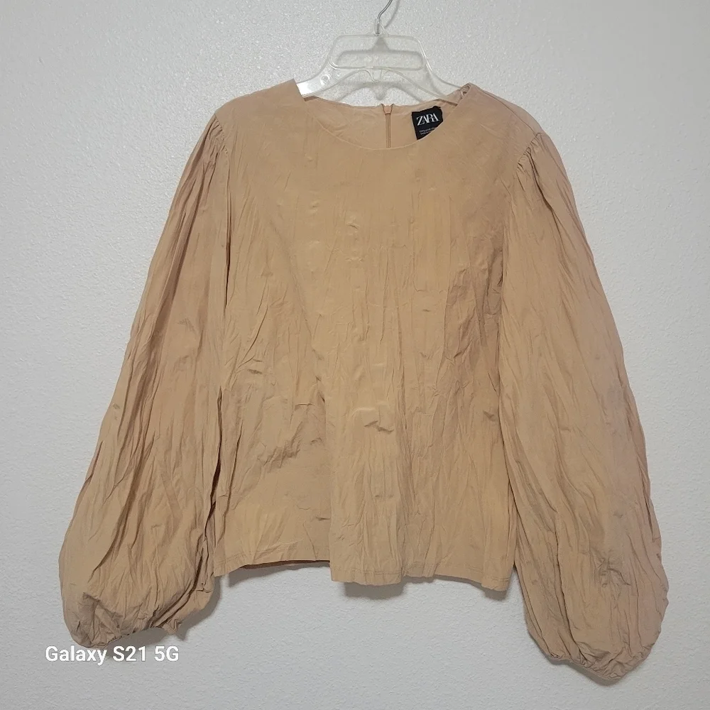 NWT Zara crinkle balloon sleeve top size  small
